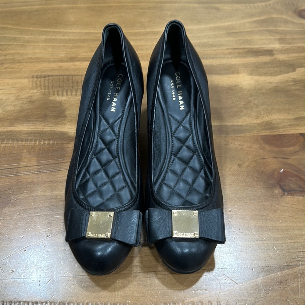 Cole Haan Women's Tali Grand Bow Wedge, Black US size 5.5